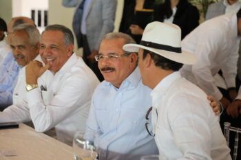 Danilo Medina: «estamos viviendo el modelo de política económica ideal»