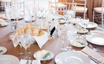 Matan hombre por sentarse en el lado equivocado de la mesa a comer