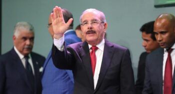 Danilo Medina pide cumplir “fielmente” con las disposiciones de la Constitución