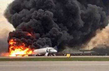 41 muertos tras incendiarse avión en Rusia