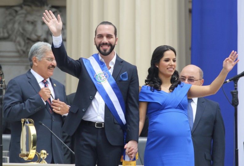 Nayib Bukele asume como nuevo presidente de El Salvador; presidente Medina participó