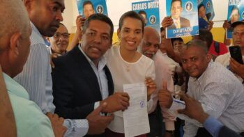 Carlos Ortíz inscribe precandidatura a Diputado por el PRM en Santo Domingo Norte