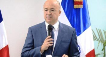 Programa Fase debe garantizar el sueldo 13 a los empleados, dice Domínguez Brito