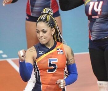 Brenda Castillo sale bien de proceso médico tras fractura de brazo en accidente