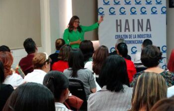 Mujeres RD sobresalen en puestos financieros de las empresas