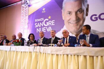 Gonzalo Castillo recibe apoyo de 22 senadores