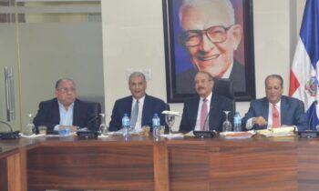 Se realiza reunión del Comité Político PLD