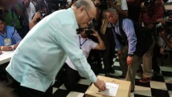 Hipólito Mejía, aspirante a la presidencia de la República primer precandidato que voto