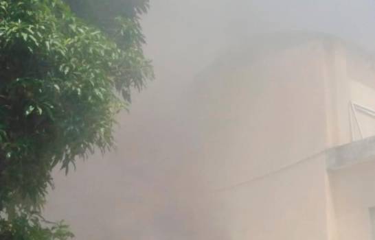 Se incendia centro médico en Cotuí