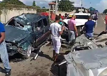 Tres estudiantes mueren cuando regresaban de la universidad en Santiago