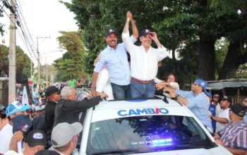 Abinader asegura trabajará mano a mano con los ayuntamientos