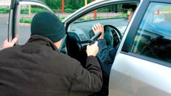 Mata anciano de 82 años para robarle su auto y visitar a su novia