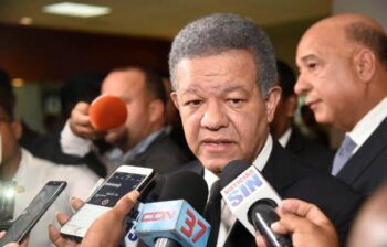 Leonel Fernández cuestiona pruebas de COVID-19 hecha en República Dominicana