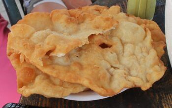 Por un yaniqueque le echó aceite caliente y murió