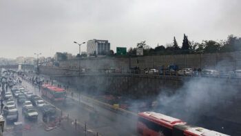 20 muertos y decenas de heridos al volcarse un autobús en Irán