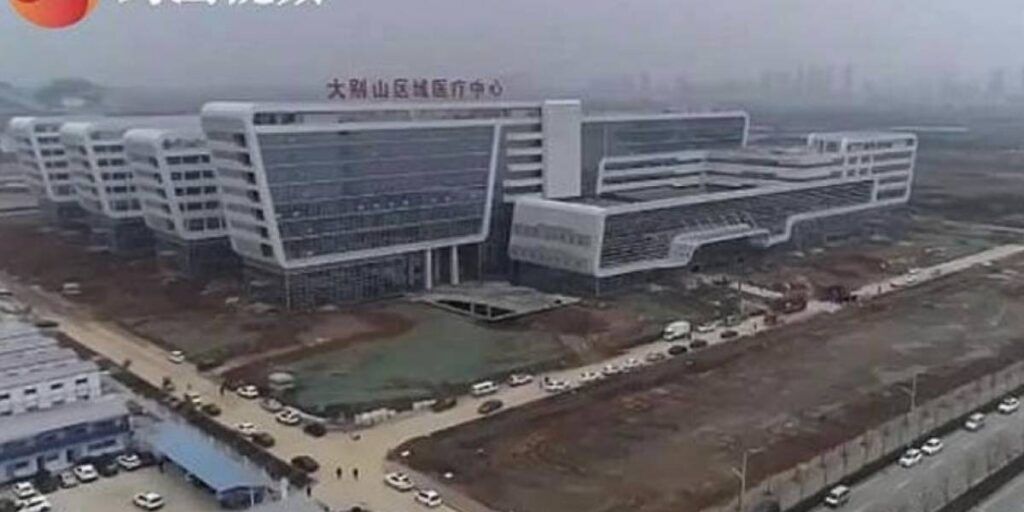 China construyo en menos de 10 días hospital para tratar pacientes con coronavirus