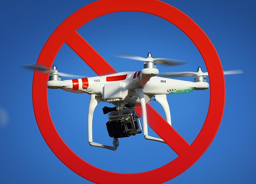 No esta permitido volar drones sobre la Plaza de la Bandera