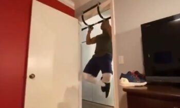 VIDEO: Pelotero dominicano Juan Soto trabaja su físico desde su casa