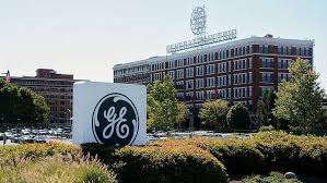 General Electric planea despedir al 25 % de su personal de aviación global