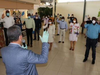 Leonel Fernández juramenta a más de 150 dirigentes que abandonaron el PLD