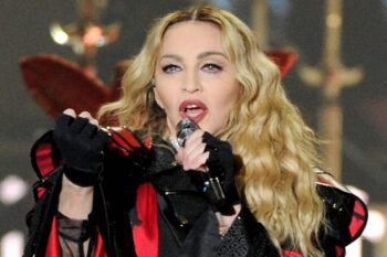 Demandan a Madonna por empezar tarde concierto