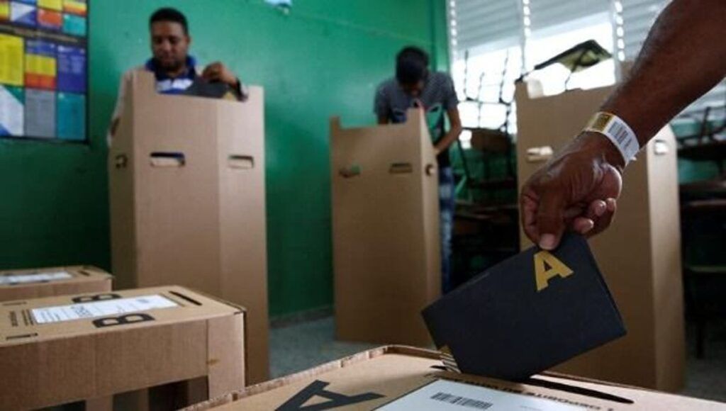 Dominicanos escogen hoy el nuevo Presidente de la República en medio del COVID-19