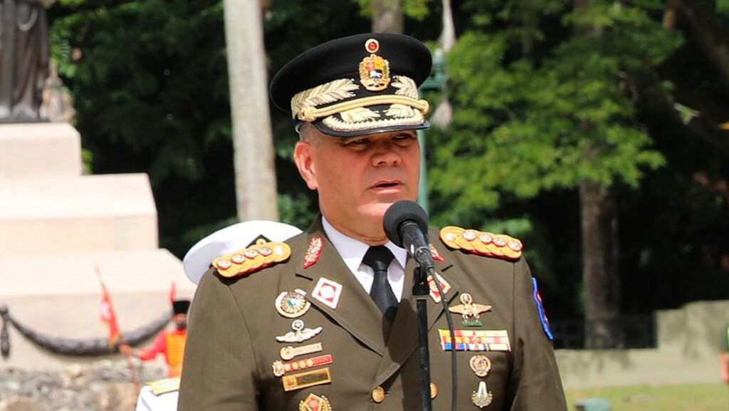 Ministro de Defensa venezolano tilda de «provocación» el acercamiento de un buque de guerra de EE.UU. a las costas de Venezuela