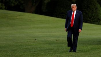 Trump habría permanecido en un búnker subterráneo durante protestas frente a la Casa Blanca