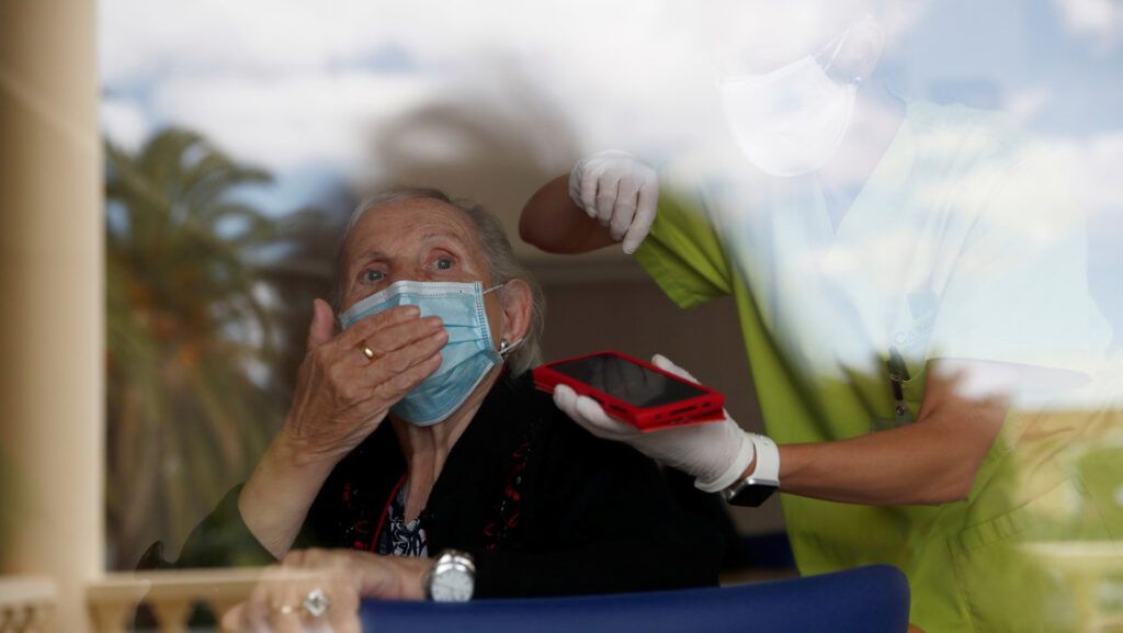 Casi 20.000 ancianos fallecidos por coronavirus o con síntomas compatibles