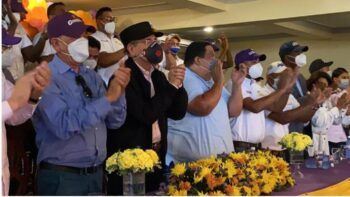 Danilo está en la calle; encabeza actividad en Azua denominada “celebración anticipada” del PLD