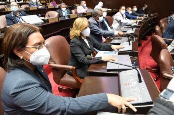 Diputados aprueban en primera lectura el 30% de las AFP a trabajadores