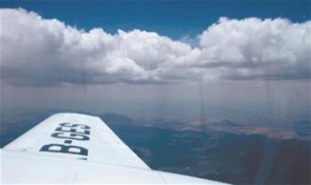 Se cree hay ocho muertos tras chocar dos aviones en EEUU