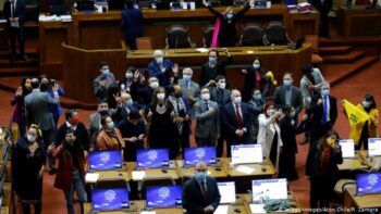 Senado aprueba retiro anticipado de pensiones en Chile