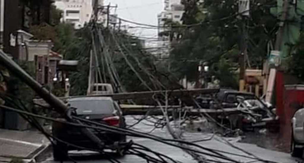 Tormenta tropical Laura dejó a más de 900 mil clientes dominicanos sin servicio eléctrico