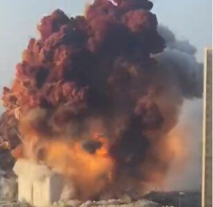 Explosión en el puerto de Beirut deja al menos 10 muertos