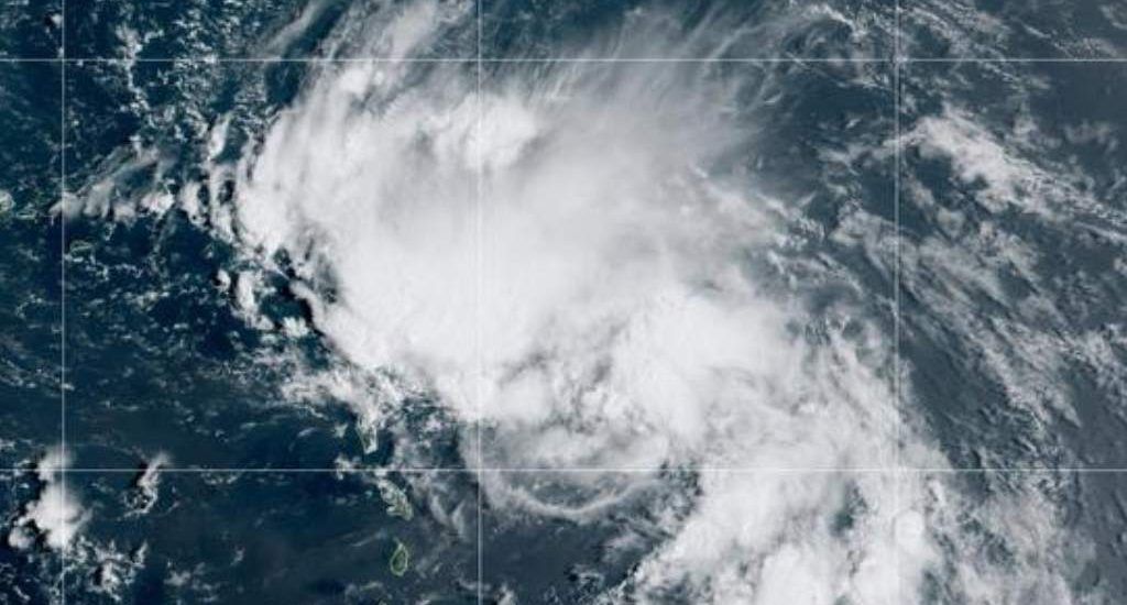 Torrenciales lluvias en República Dominicana por la tormenta Laura y avanza hacia EEUU