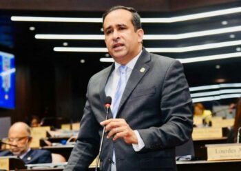 Diputado llama dictador a Danilo Medina y abandona el PLD