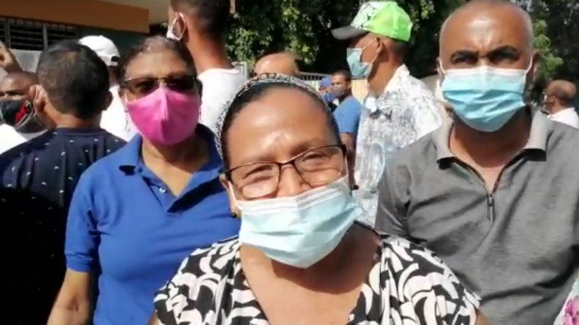 Perremeístas amenazan con prender en candela el municipio Villa González si no le dan empleo en el gobierno
