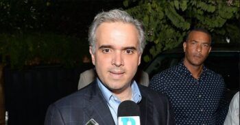 Luis Miguel sugiere a empresas no pagar salario de Navidad