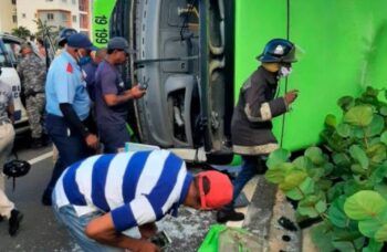 Un muerto y varios heridos tras accidente de un autobús de la OMSA