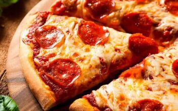 Arrestan hombre que coloco  navajas de afeitar en masa de pizza vendida en un supermercado