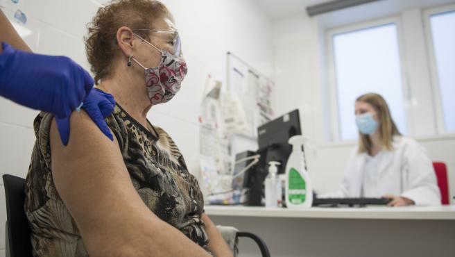 Investigan la muerte de 32 personas después de ponerse la vacuna de la gripe