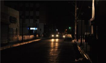 A partir de 2021 usuarios deberán ser compensados por apagones