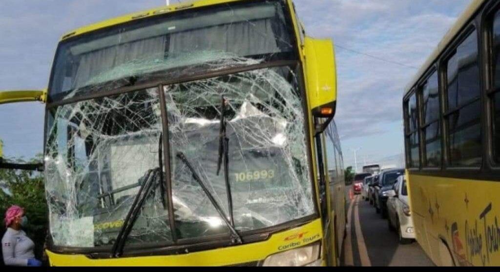 Accidente de autobuses de pasajeros en la Marginal de las Américas