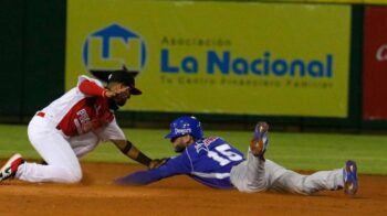 Licey propina blanqueada a Leones