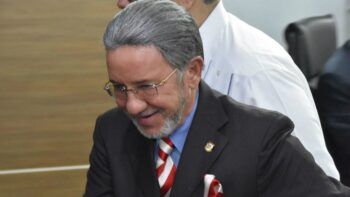 Amable Aristy Castro es operado de emergencia