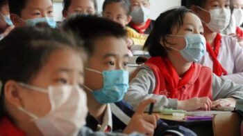 Los niños son tan contagiables como los adultos frente a nueva cepa del COVID