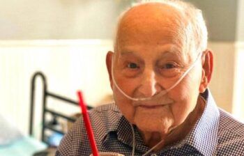 Anciano de 104 años le gana la batalla al COVID-19