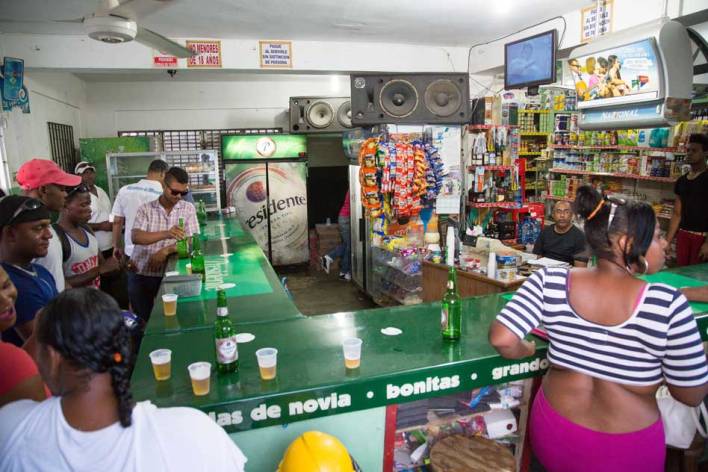 Dejan sin efecto medida que limita consumo y venta de alcohol en Santo Domingo
