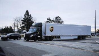 Comienzan a distribuir la vacuna contra el COVID-19 de Pfizer en EE.UU.